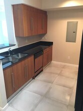 325 S Biscayne Blvd, Unit 1919 in Miami, FL - Building Photo - Building Photo