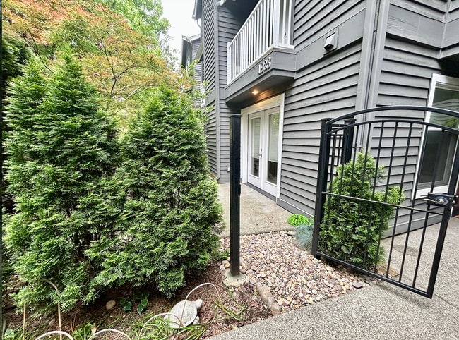 1923 42nd Ave E in Seattle, WA - Building Photo - Building Photo