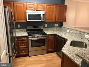 18805 Sparkling Water Dr in Germantown, MD - Building Photo - Building Photo