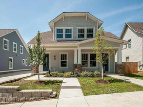 552 Acklen Park Dr, Unit 552 Acklen Park Dr in Nashville, TN - Foto de edificio - Building Photo