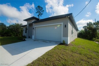 1456 Rugby Cir in La Belle, FL - Foto de edificio - Building Photo