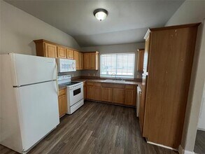 1721 N Ross Ave in Sherman, TX - Building Photo - Building Photo