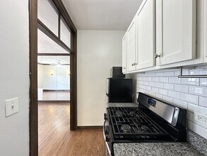 1367 E 53rd St, Unit 312 in Chicago, IL - Foto de edificio - Building Photo