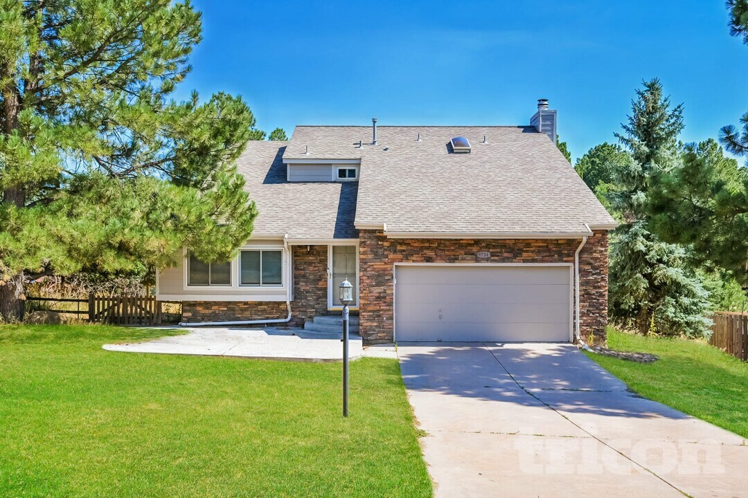 9734 E Villasur Ct in Parker, CO - Building Photo