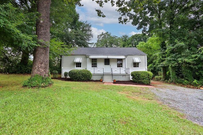 property at 1329 Blanche Dr SE