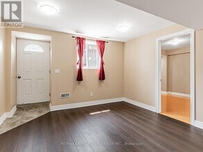 1373 Wallig Ave in Oshawa, ON - Building Photo - Building Photo