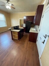 109 1/2 E 6th St in Newton, KS - Building Photo - Building Photo