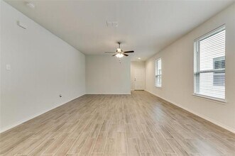 1033 King St in Aubrey, TX - Building Photo - Building Photo