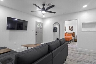 620 S Lake Formosa Dr in Orlando, FL - Building Photo - Building Photo