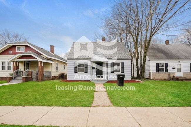 property at 1325 N Meade St