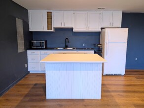 2168 High Top Rd-Unit -High Top Unit 2 in Linden, VA - Building Photo - Building Photo