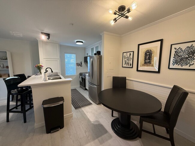 850 S Tamiami Trl in Sarasota, FL - Building Photo - Building Photo