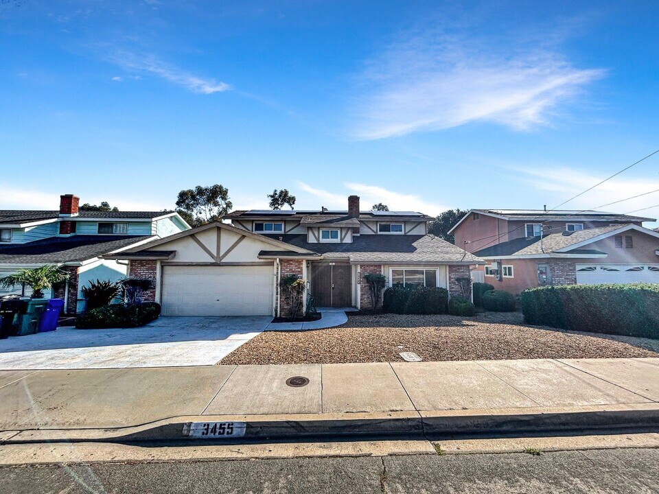 3455 Mt Carol Dr in San Diego, CA - Building Photo