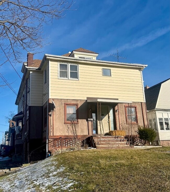 property at 834 Fulton Rd NW