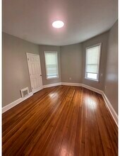 36 Mahl Ave, Unit Morden Appartment in Hartford, CT - Building Photo - Building Photo