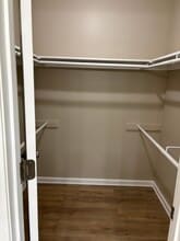 648 Prince Phillip Way in Madisonville, KY - Foto de edificio - Building Photo