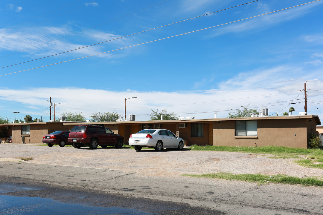 Catalina Apartments in Tucson, AZ - Building Photo