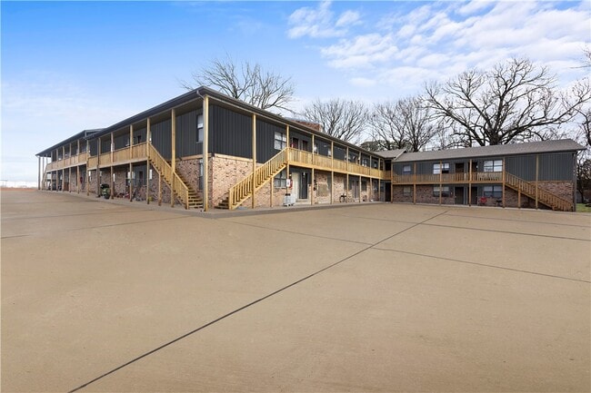 property at 1931 W Deane St