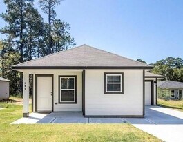 195 Cherry Tree in Livingston, TX - Building Photo