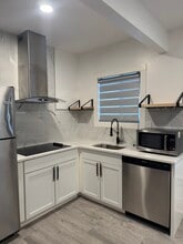 140 S Collingwood Ave in Syracuse, NY - Foto de edificio - Building Photo