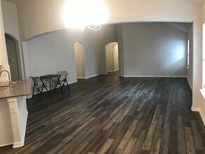 120 Walkup Ln in Leander, TX - Building Photo - Building Photo