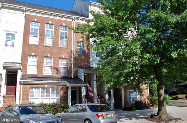 256 Market St E in Gaithersburg, MD - Foto de edificio - Building Photo