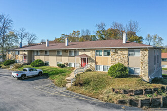 Continental Terrace Apartments in Cedar Rapids, IA - Foto de edificio - Building Photo