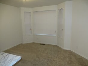 165-167 SE Silverado Ct in Roseburg, OR - Building Photo - Building Photo