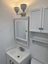 7 Washburn Ter, Unit 1 in Brookline, MA - Building Photo - Building Photo