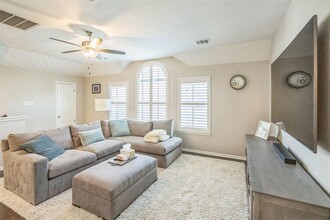 1304 Horseback Hollow in Austin, TX - Foto de edificio - Building Photo