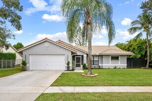 10561 Paso Fino Dr in Wellington, FL - Building Photo