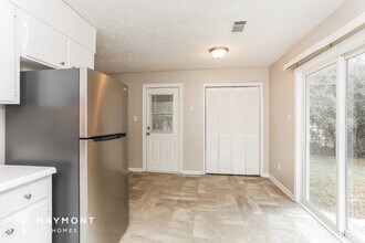 570 Lakeridge Cir SE in Conyers, GA - Foto de edificio - Building Photo