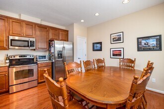 8380 Highland St in Norfolk, VA - Building Photo - Building Photo
