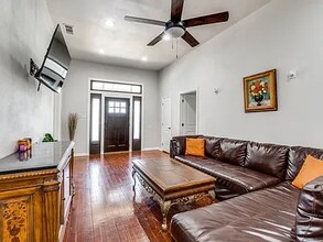 516 E 6th St in Dallas, TX - Building Photo - Building Photo