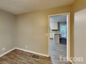 145 Victoria Station in Woodstock, GA - Foto de edificio - Building Photo