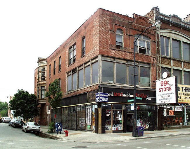 1300 N Milwaukee Ave