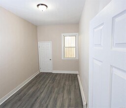 61-38 164th St in Queens, NY - Building Photo - Building Photo