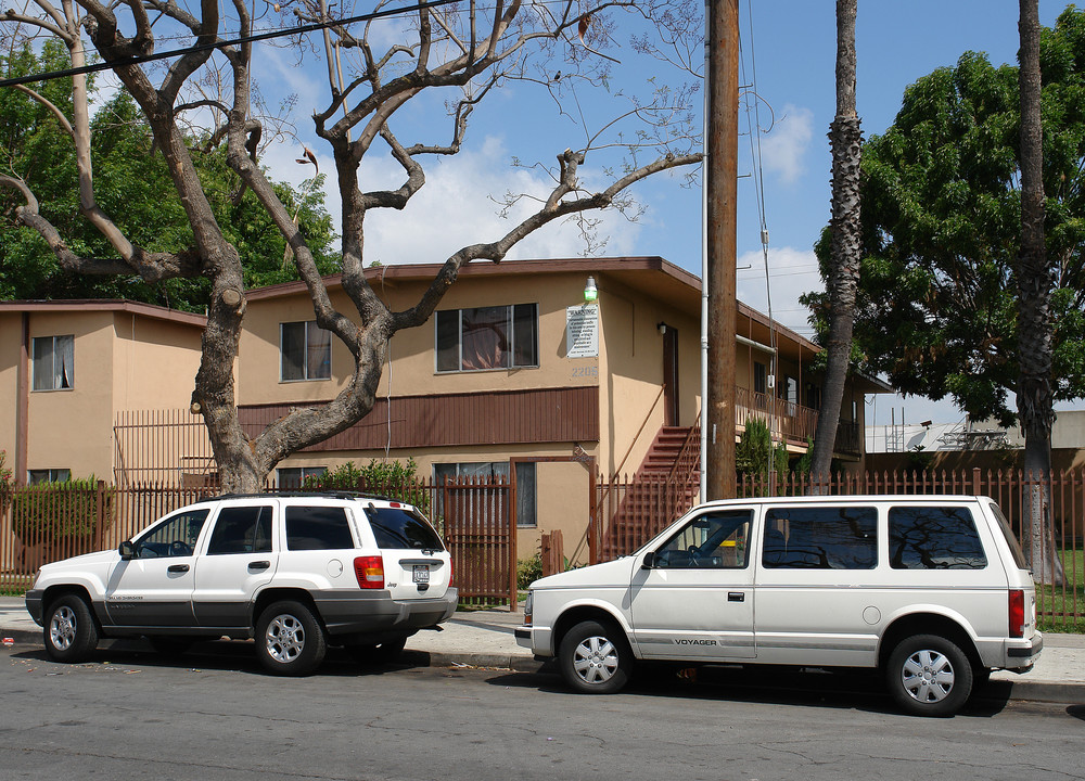 2205 Myrtle St in Santa Ana, CA - Foto de edificio