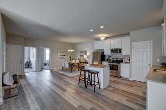 610 McKay Way in Waterloo, WI - Building Photo - Building Photo