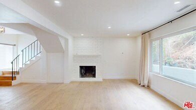4940 Don Pio Dr in Los Angeles, CA - Building Photo - Building Photo