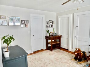 75 St Charles Ave in Stamford, CT - Building Photo - Building Photo