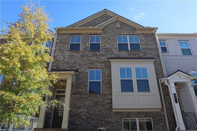 561 Sunset Park Dr in Suwanee, GA - Building Photo - Building Photo