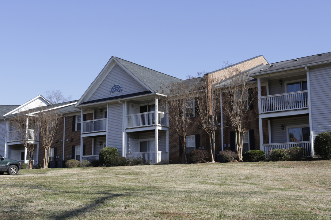 Heatherwood Apartments in Anderson, SC - Building Photo