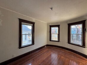 62 Liberty Ave, Unit 62 in Somerville, MA - Foto de edificio - Building Photo