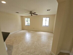 6185 Laurel Ln in Tamarac, FL - Building Photo - Building Photo