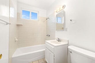 2222 248th St in Lomita, CA - Building Photo - Building Photo