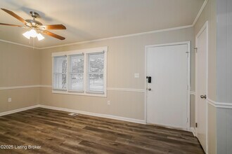 9732 Sue Helen Dr in Louisville, KY - Building Photo - Building Photo