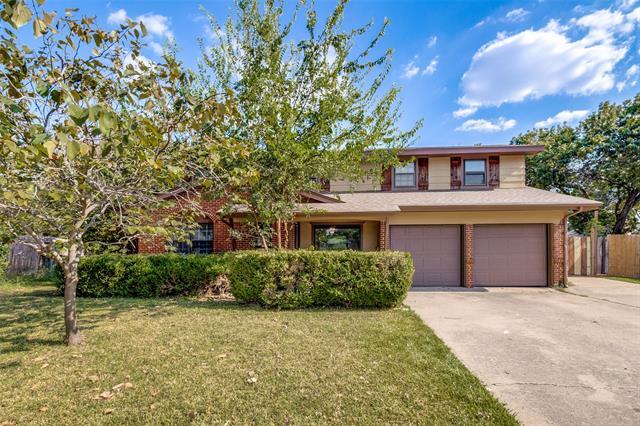 637 Cambridge Dr in Richardson, TX - Building Photo