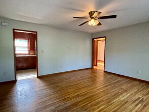 1844 S Drollinger Rd in Wichita, KS - Building Photo - Building Photo