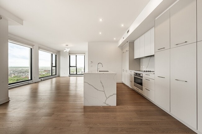 property at 2020 René-Lévesque Blvd W